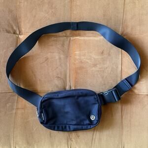 Lululemon Everywhere Belt Crossbody Bag 1L Black Women's Size OSFA